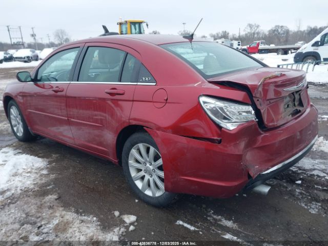 Chrysler 200 Touring Image 4