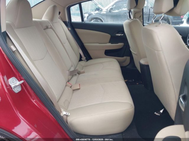 Chrysler 200 Touring Image 14