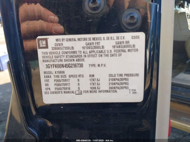 Cadillac Escalade Standard Image 10