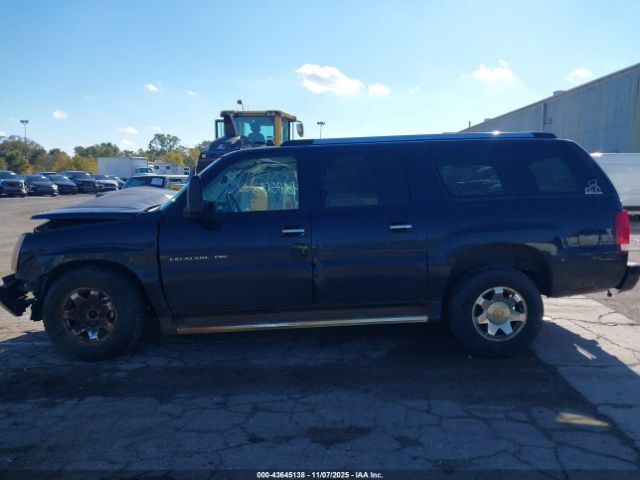 Cadillac Escalade Standard Image 2