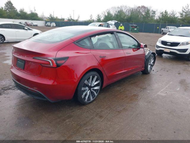 Tesla Model 3 Image 18