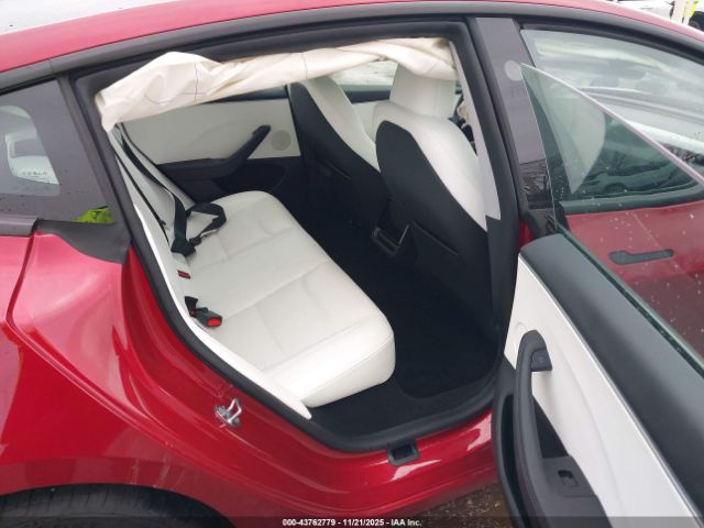 Tesla Model 3 Image 12