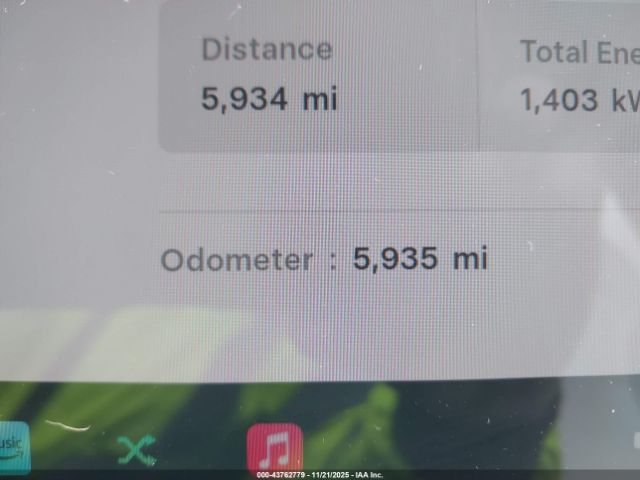 Tesla Model 3 Image 7