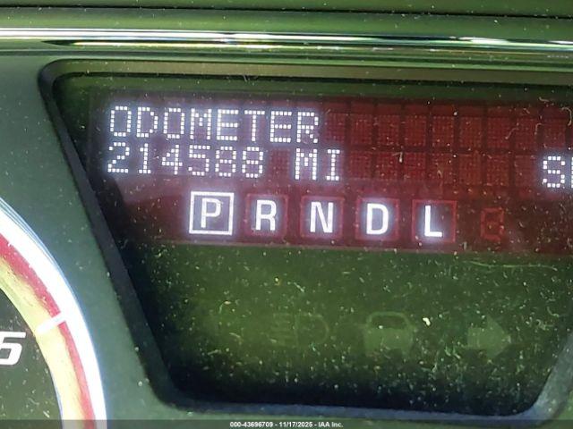 GMC Acadia Denali Image 2