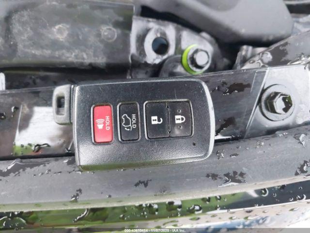 Toyota RAV4 Xle Image 11