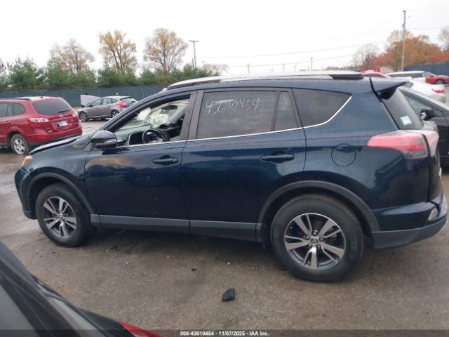 Toyota RAV4 Xle Image 3