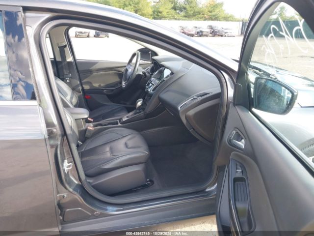 Ford Focus Titanium Image 2