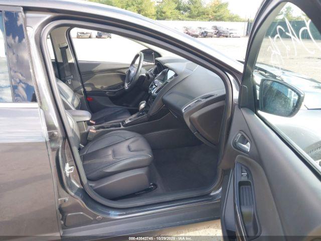 Ford Focus Titanium Image 2