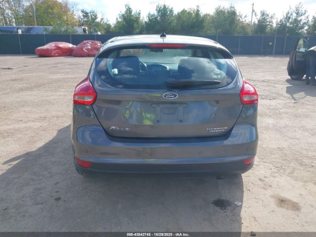 Ford Focus Titanium Image 12
