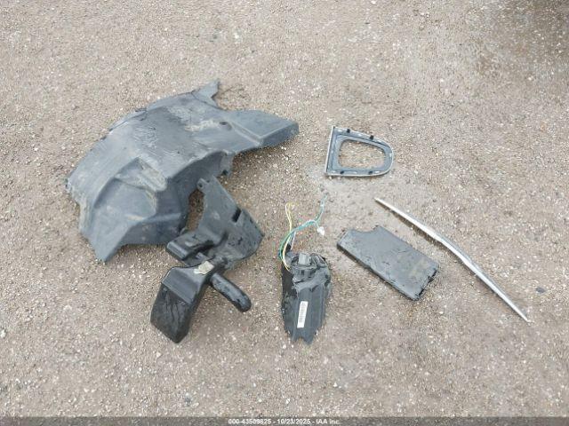 Chrysler 200 Lx Image 5