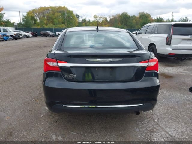 Chrysler 200 Lx Image 11