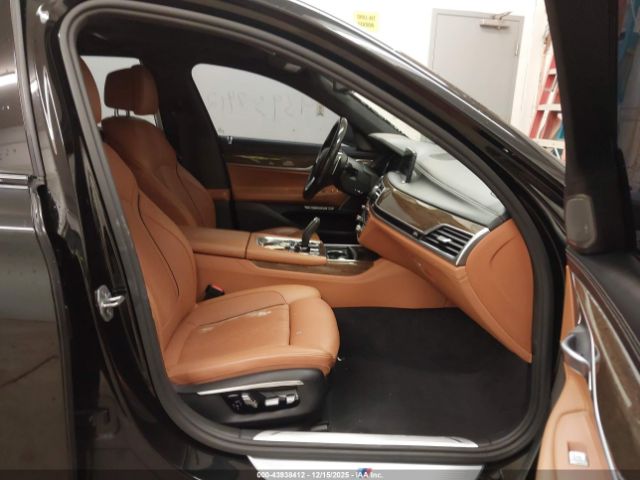 BMW 7 Series Xdrive Image 12