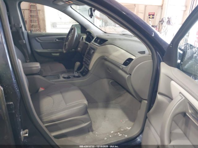 Chevrolet Traverse Ls Image 3