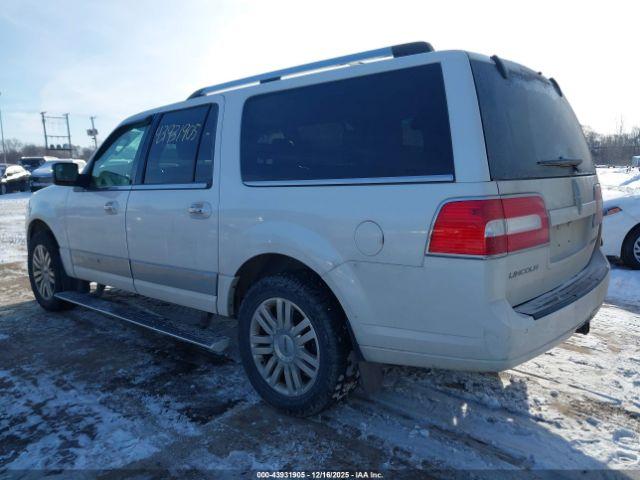 Lincoln Navigator Image 7
