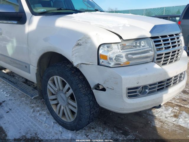 Lincoln Navigator Image 16