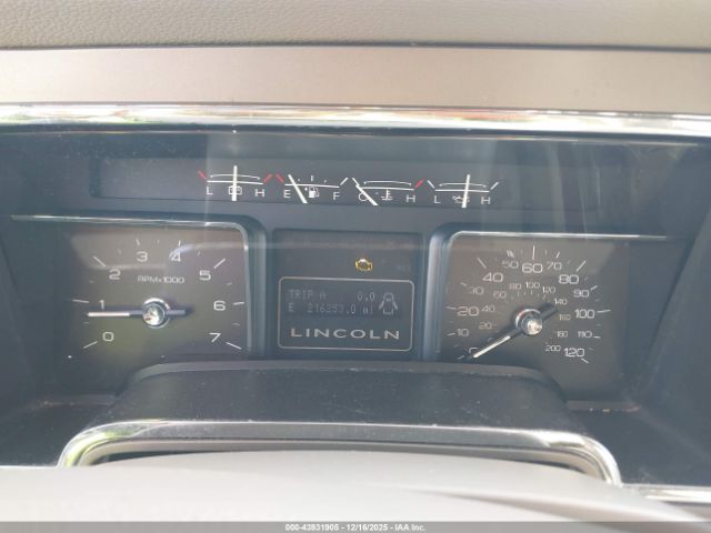 Lincoln Navigator Image 3