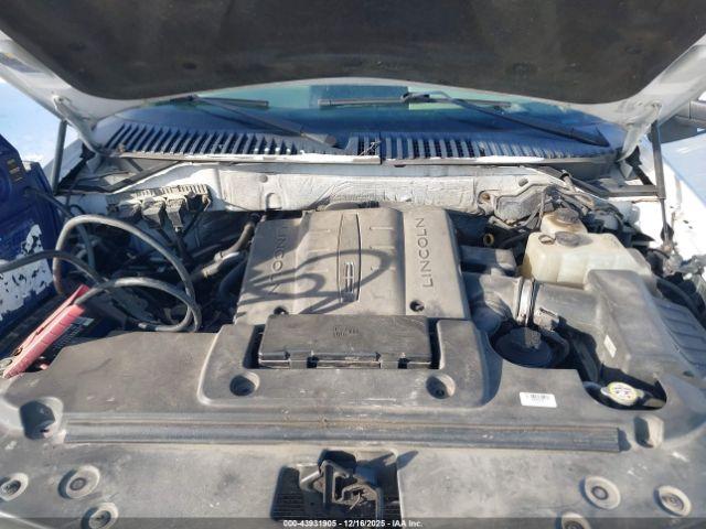 Lincoln Navigator Image 13