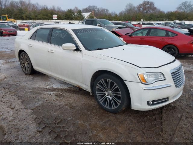 Chrysler 300 S V6 Image 1