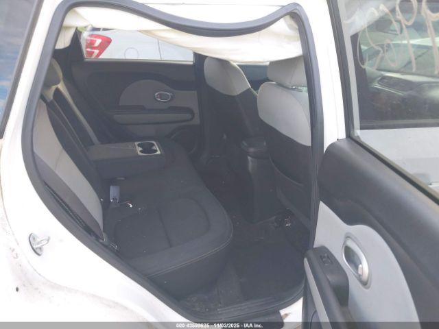 Kia Soul + Image 8