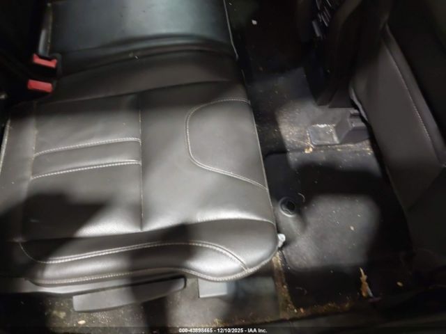 Ford Escape Titanium Image 7