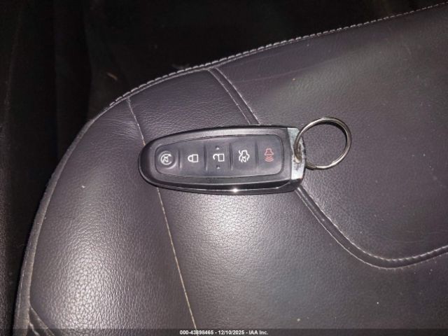 Ford Escape Titanium Image 8