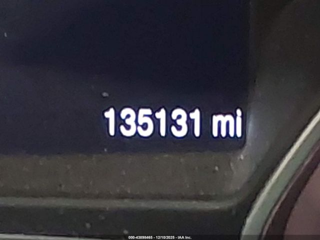 Ford Escape Titanium Image 10