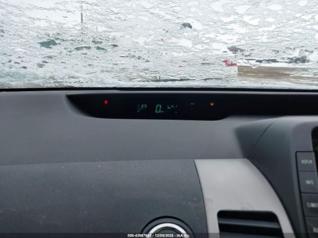 Toyota Prius Image 10