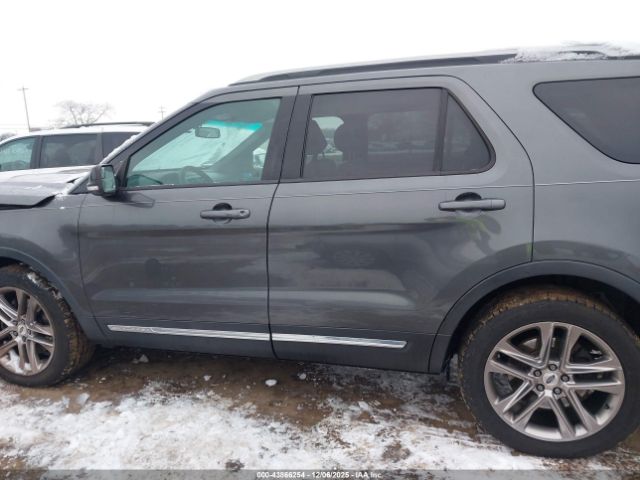 Ford Explorer Xlt Image 16