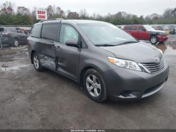  Salvage Toyota Sienna