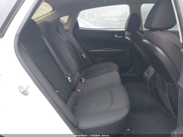 Kia Optima Lx Image 16