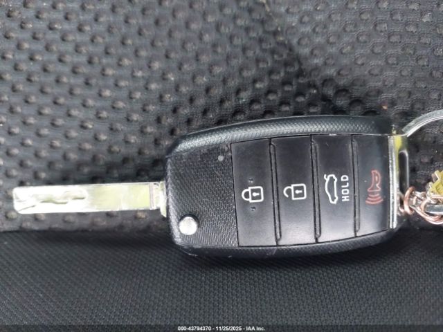 Kia Optima Lx Image 9