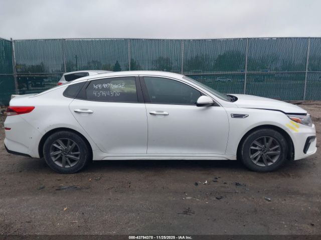 Kia Optima Lx Image 12