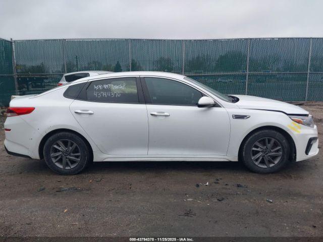 Kia Optima Lx Image 12