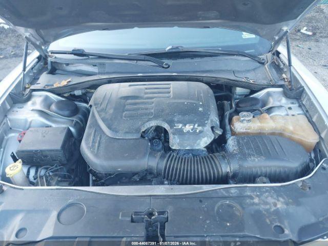 Dodge Charger Se Image 9