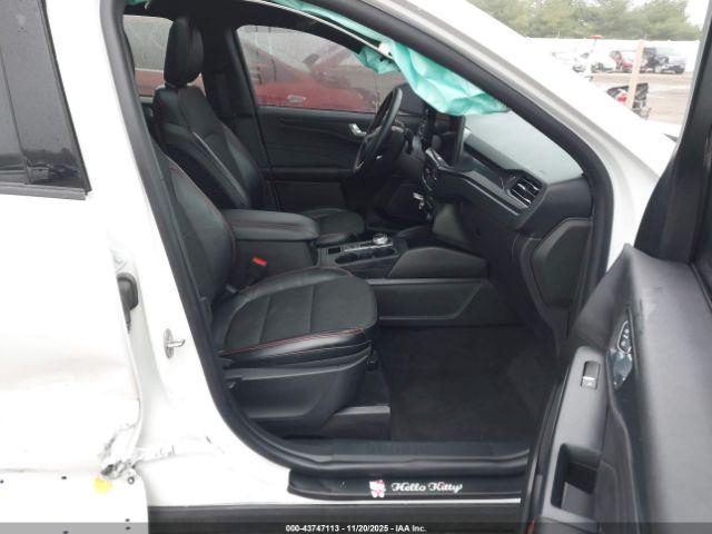 Ford Escape St-line Image 13