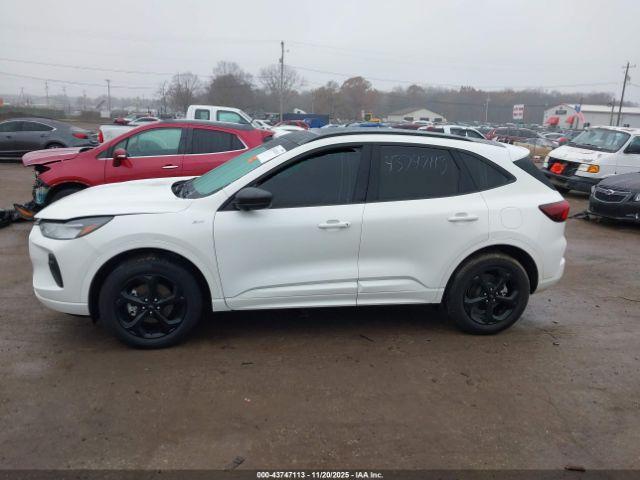 Ford Escape St-line Image 8