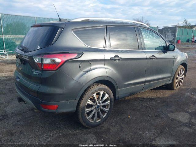 Ford Escape Titanium Image 2