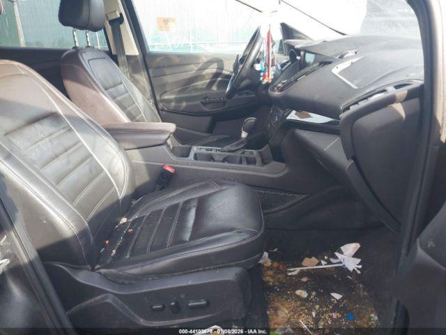 Ford Escape Titanium Image 14