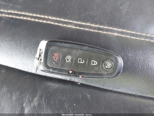 Ford Escape Titanium Image 8