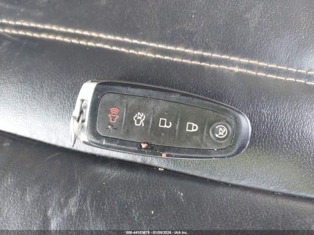 Ford Escape Titanium Image 8