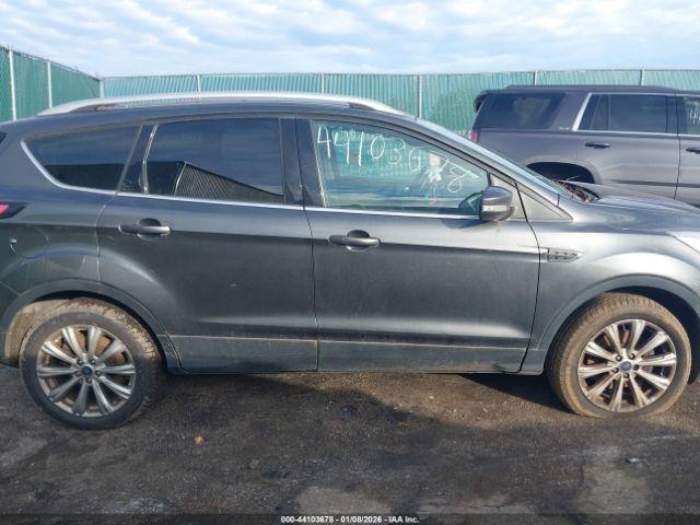 Ford Escape Titanium Image 12