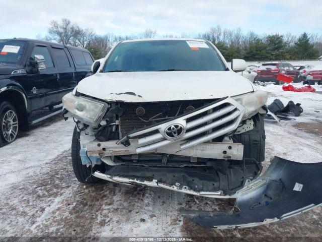 Toyota Highlander Base Plus Image 7