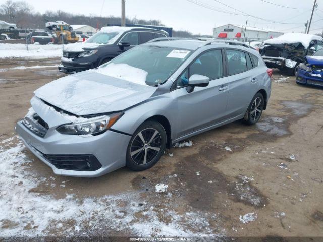 Subaru Impreza Premium 5-door Image 2