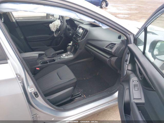 Subaru Impreza Premium 5-door Image 7