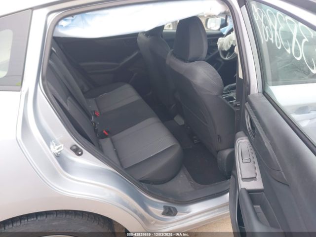 Subaru Impreza Premium 5-door Image 5