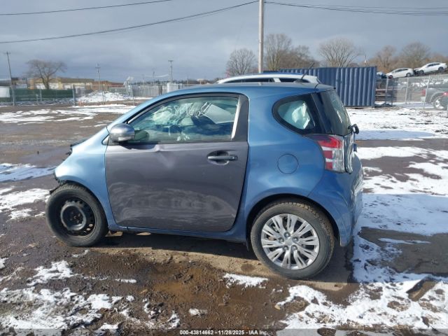 Scion iQ Image 10