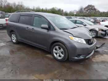  Salvage Toyota Sienna